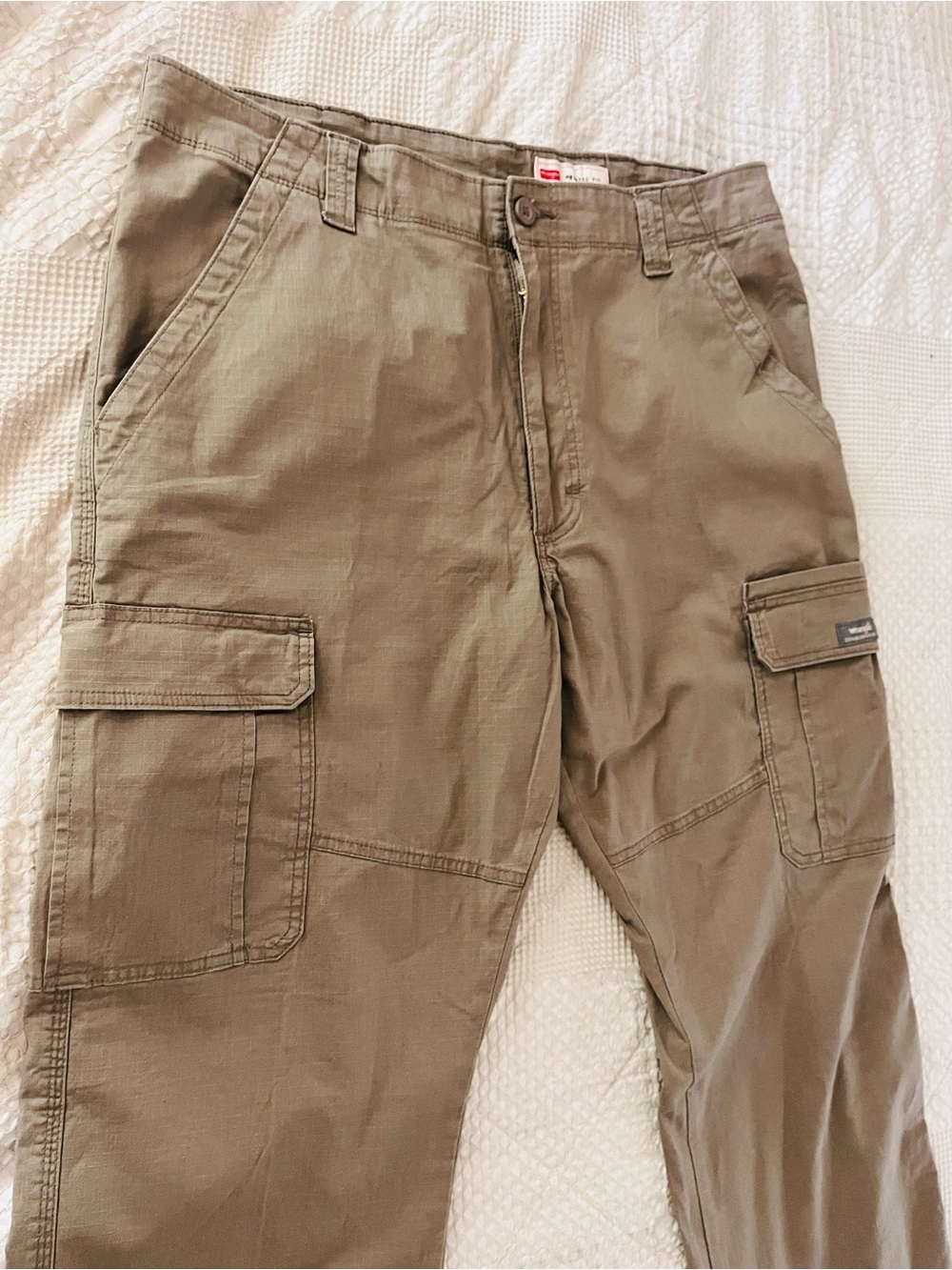 Men's Wrangler Cargo pants relaxed fit
36 x 30
